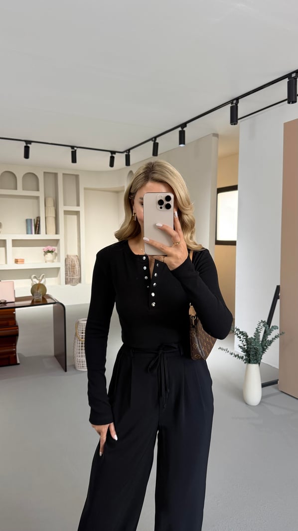 Pat Düğme Detay Fitilli Siyah Bluz