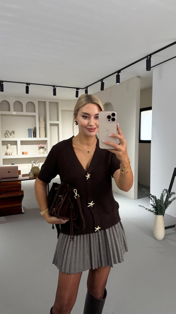 Deniz Yıldızı Aksesuarlı Petek Doku Acı Kahve Hırka