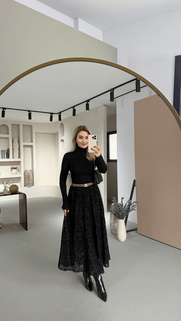 Kadife Kabartmalı Siyah Tül Etek