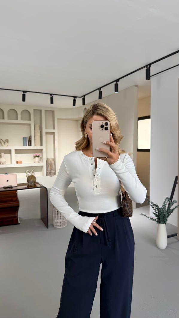 Pat Düğme Detay Fitilli Beyaz Bluz