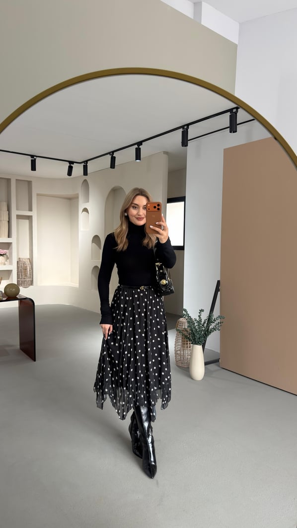 Puantiyeli Asimetrik Siyah Şifon Etek