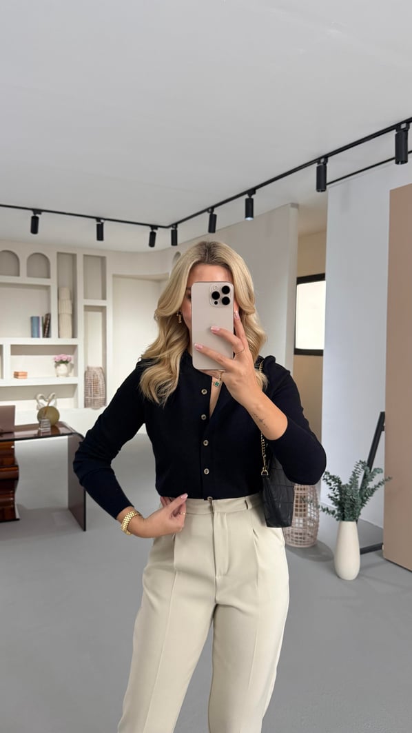 Premium Seri Kemik Düğme Detay Siyah Yumoş Hırka