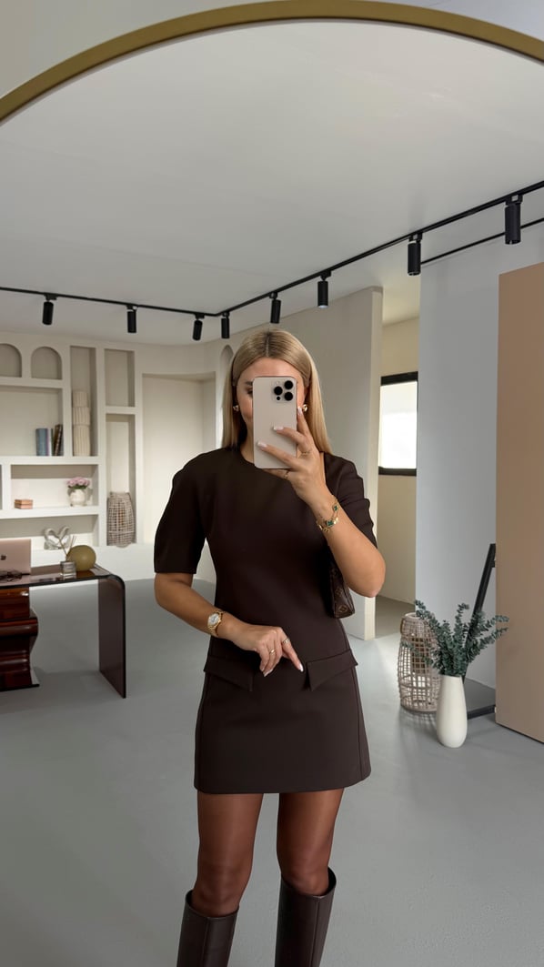 Süs Cep Detay Vatkalı Kahve Mini Elbise