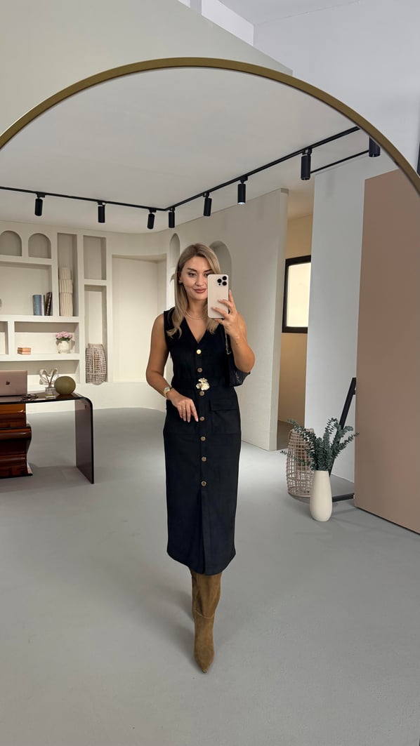 Kemer Aksesuarlı Gold Düğme Detay Siyah Süet Kalem Elbise