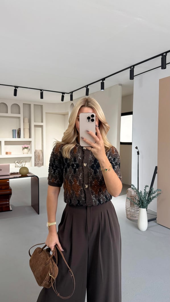 Kemik Düğmeli Baklava Desen Dokulu Kahve Hırka