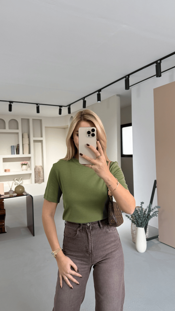 Premium Seri Bisiklet Yaka Pamuklu Yeşil Basic Tshirt