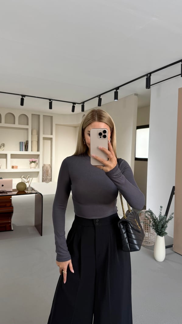 Premium Seri Yumuşak Dokulu Likralı Antrasit Basic Bluz