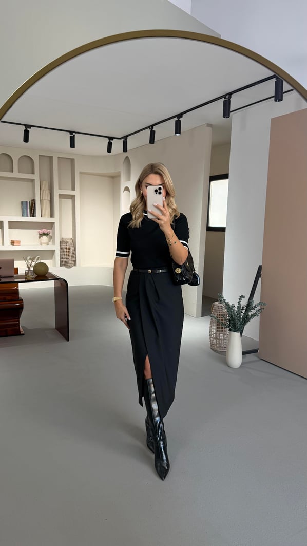 Kemerli Pilise Detay Siyah Zarf Etek