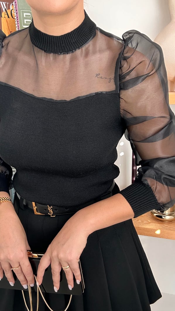 Balon Kol Organze Tül Detay Siyah Triko Bluz