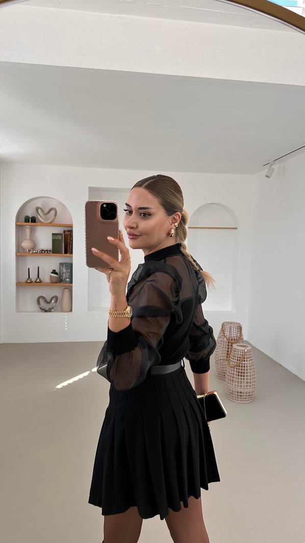 Balon Kol Organze Tül Detay Siyah Triko Bluz