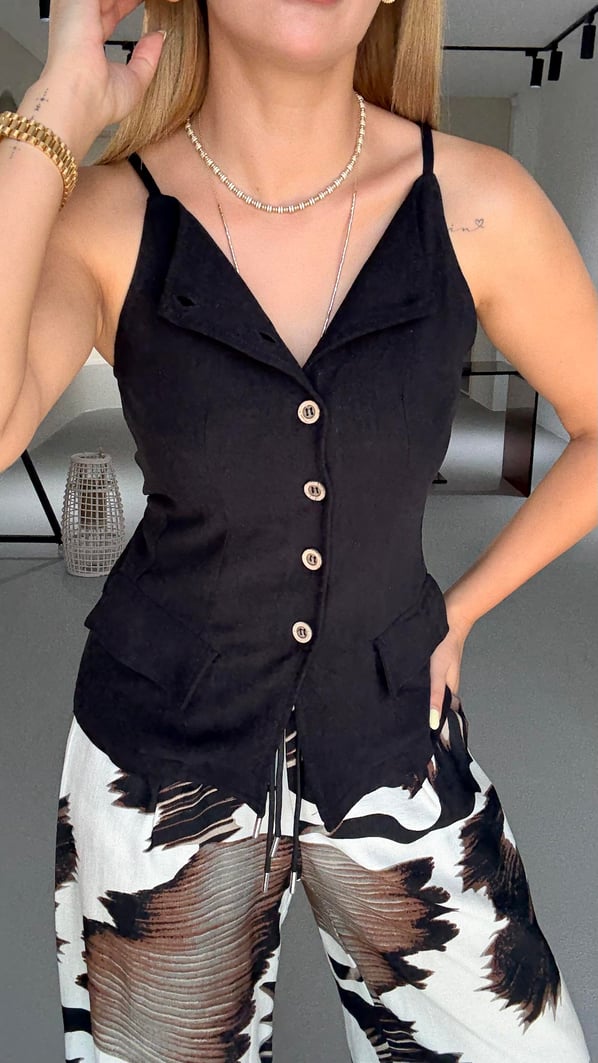 Bel Ayarlamalı Süs Cep Detay Siyah Yelek