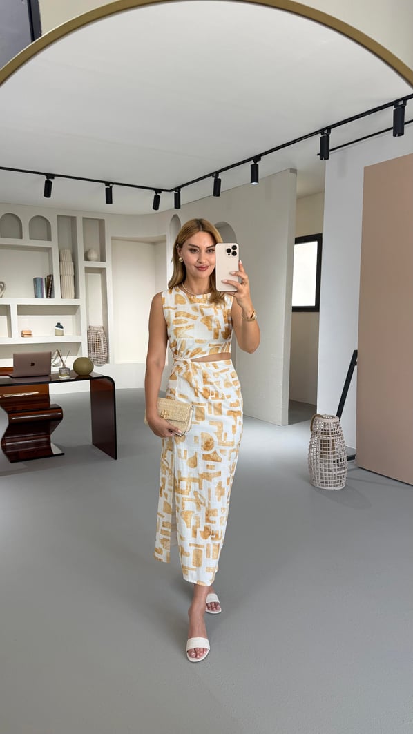 Bel Dekolteli Yırtmaç Detay Hardal Keten Elbise