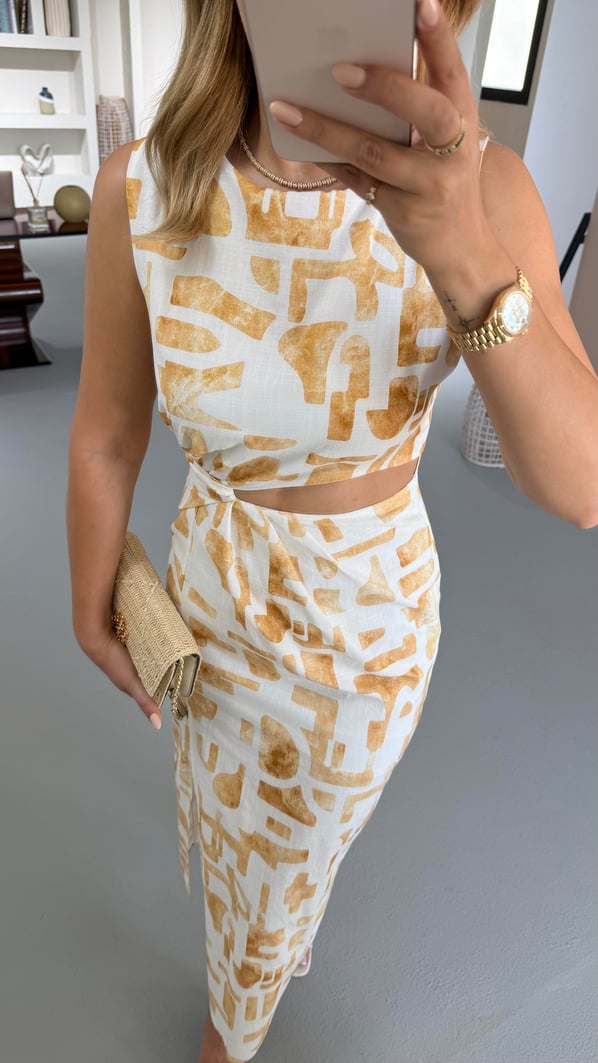 Bel Dekolteli Yırtmaç Detay Hardal Keten Elbise