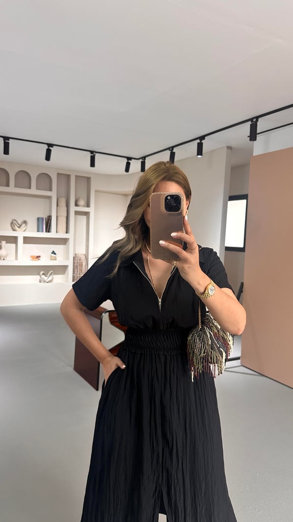 Bel Gipe Detay Fermuarlı Siyah Kırışık Dokulu Elbise