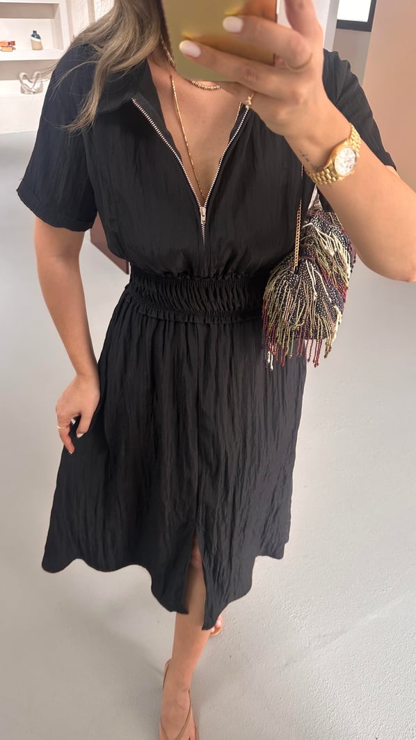 Bel Gipe Detay Fermuarlı Siyah Kırışık Dokulu Elbise