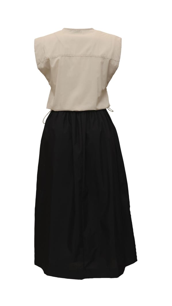 Bel Lastik Ayarlamalı Cep Detay Taş Siyah Kontrast Elbise