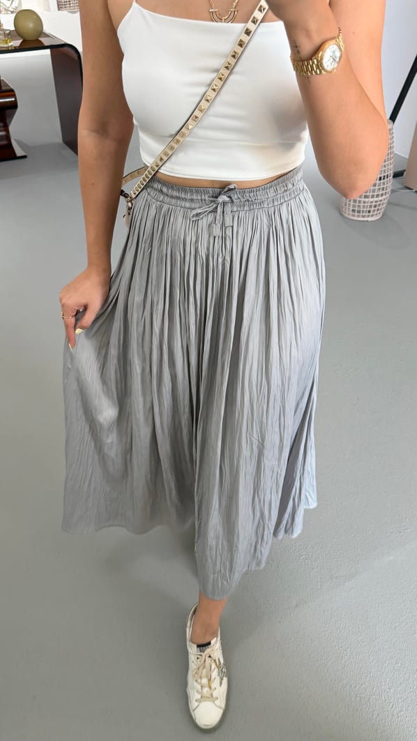 Bel Lastikli Kırışık Doku Saten Midi Duman Gri Etek