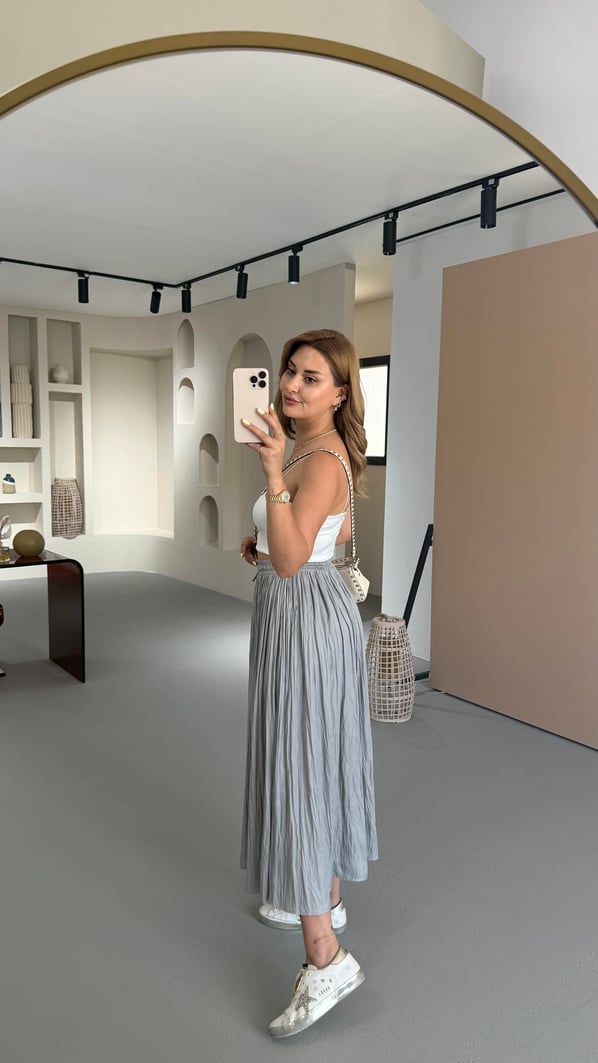 Bel Lastikli Kırışık Doku Saten Midi Duman Gri Etek