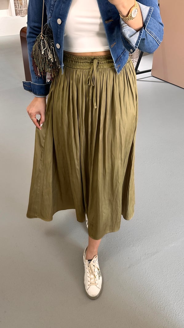 Bel Lastikli Kırışık Doku Saten Midi Yağ Yeşili Etek