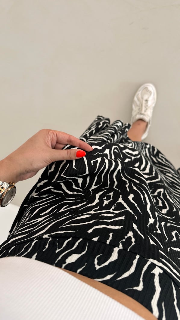 Beli Lastikli Asimetrik Zebra Etek