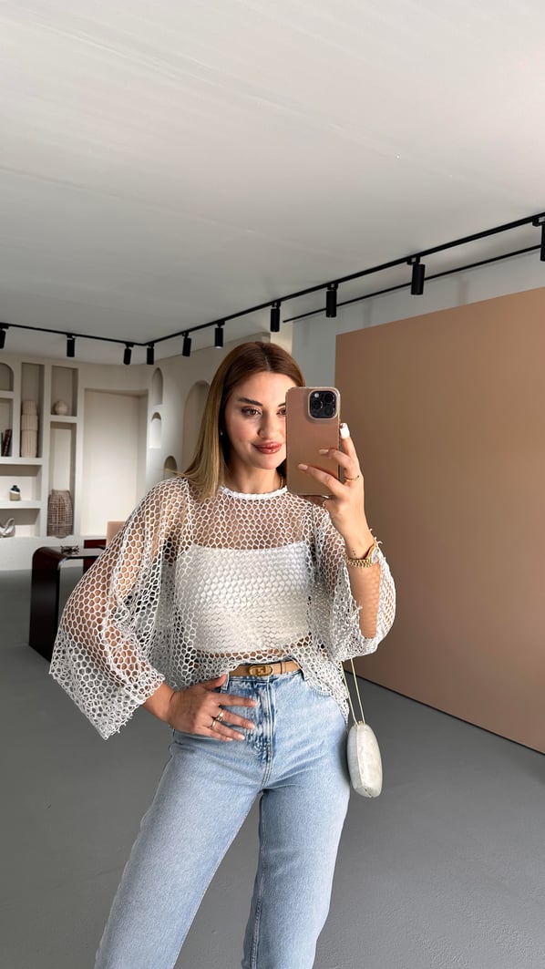 Beyaz Oversize Simli File Bluz