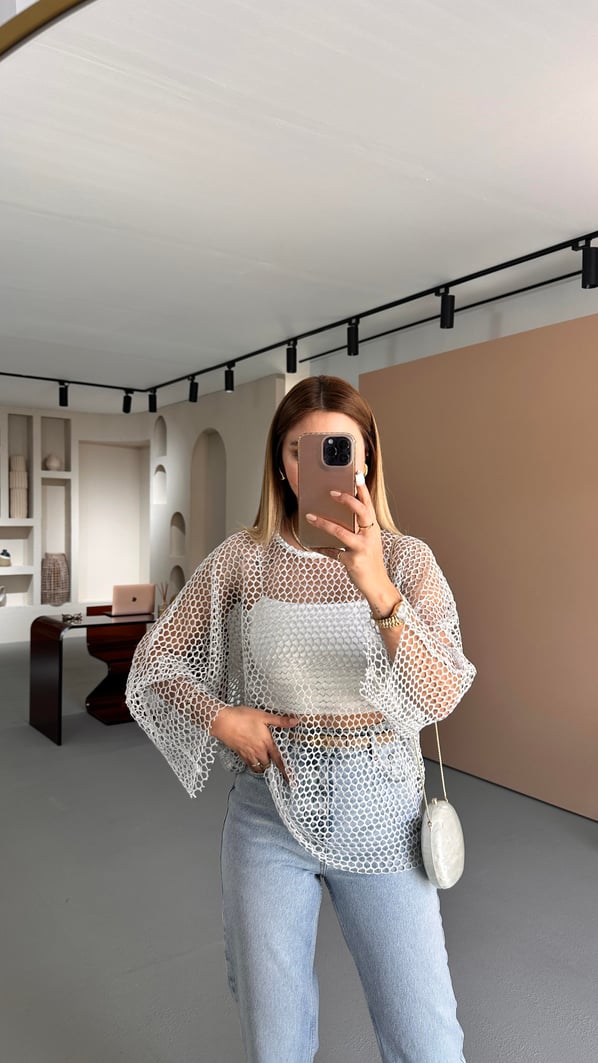 Beyaz Oversize Simli File Bluz