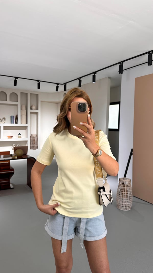Bisiklet Yaka Pamuklu Pastel Sarı Basic Tshirt