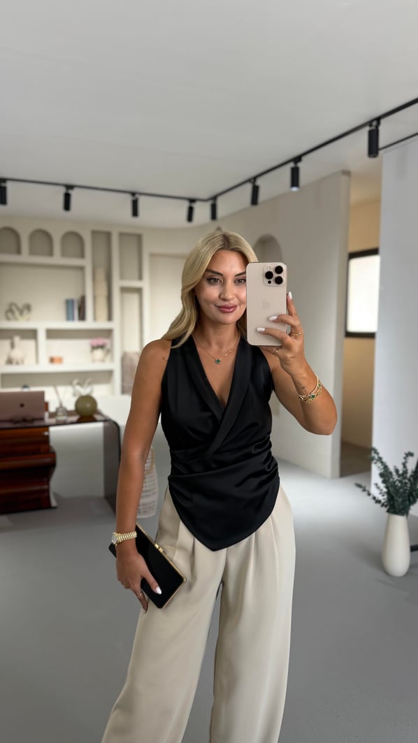 Kruvaze Yaka Asimetrik Kesim Siyah Saten Bluz