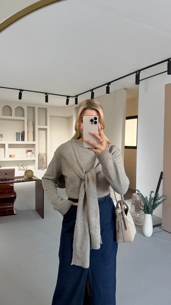 Şal Detaylı Vizon Triko Kazak