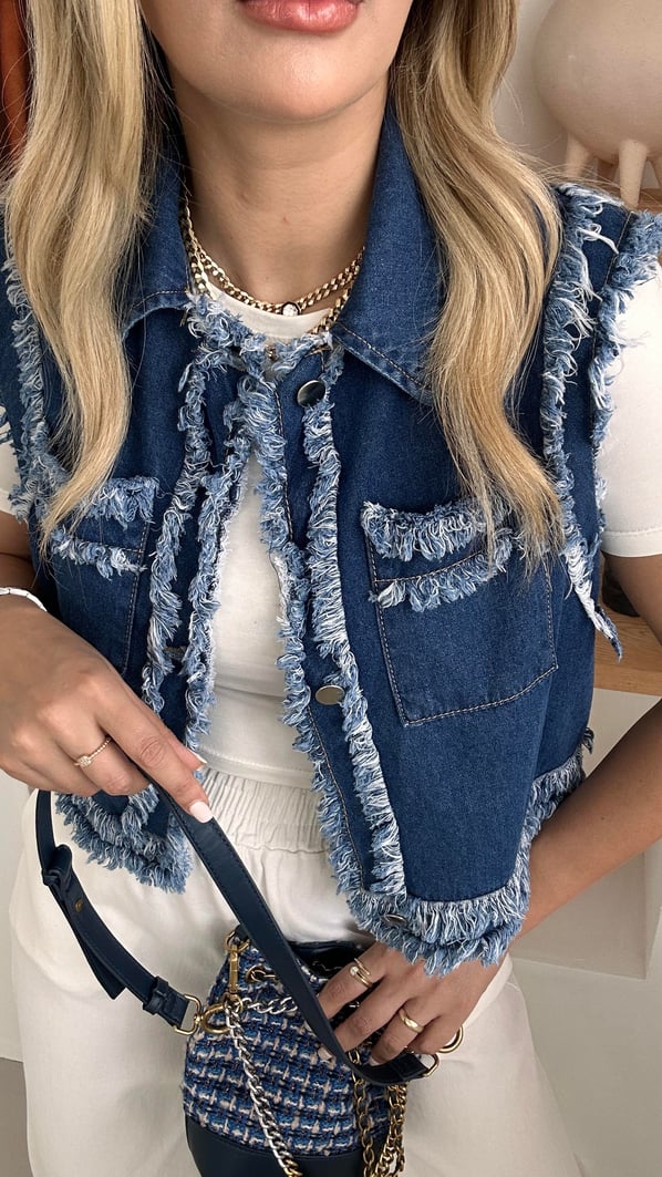 Çift Cep Detay Püsküllü Lacivert Denim Yelek