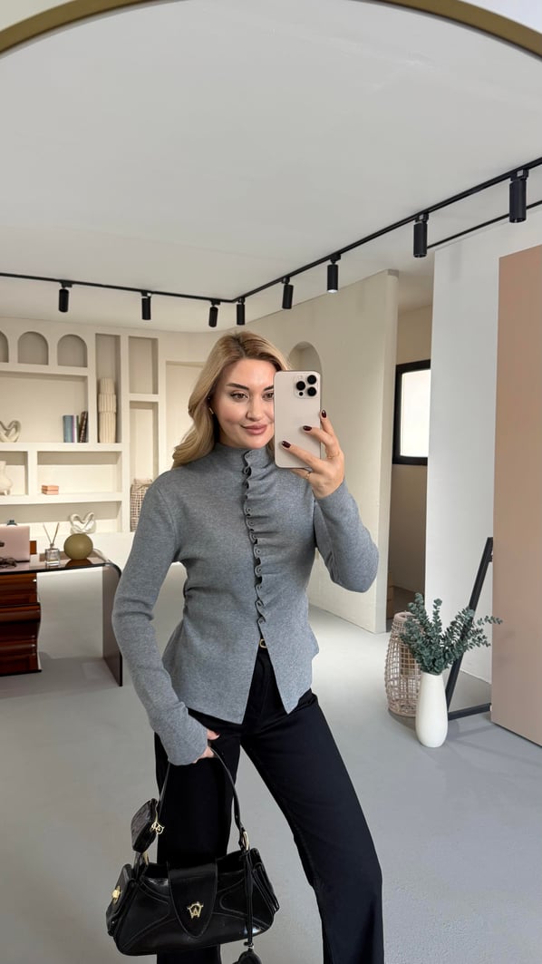 Dik Yaka Drapeli Gri Triko Hırka