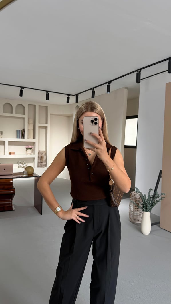 Kolsuz Polo Yaka Düğmeli Kahve Triko