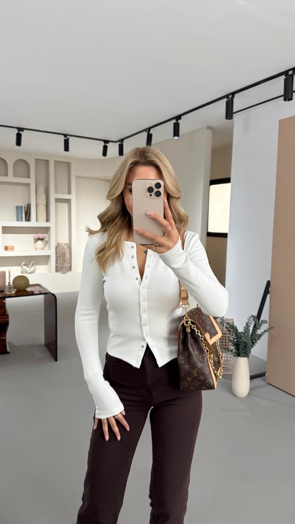 Boydan Pat Düğmeli Fitilli Beyaz Basic Bluz