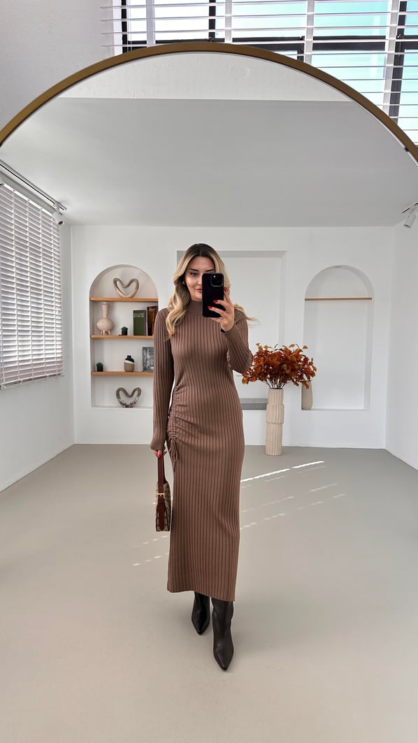 Drape Detay Balıkçı Yaka Çikolata Maxi Triko Elbise