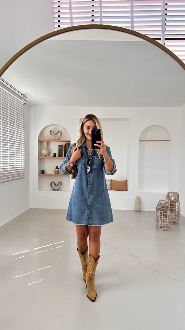 Etek Ucu Püsküllü Gömlek Yaka Mavi Yıkamalı Denim Elbise