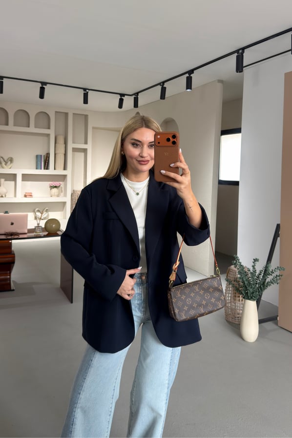 Oversize Kemik Düğmeli Lacivert Blazer Ceket