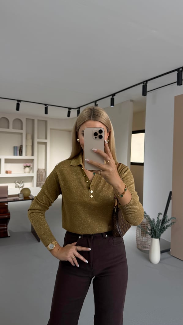 Polo Yaka Düğme Detay Gold Simli Triko Bluz