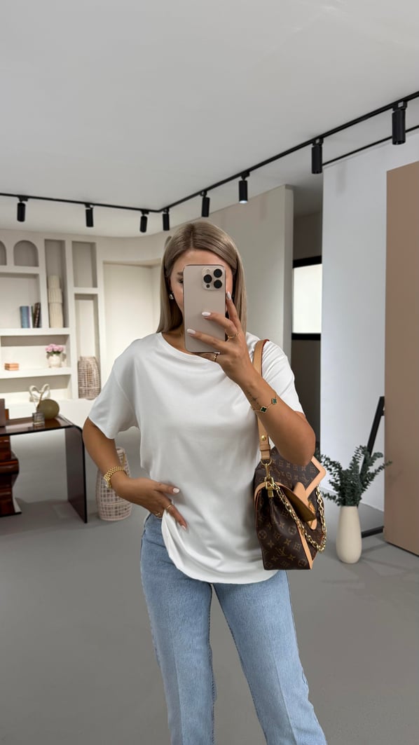 Lazer Kesim Pamuklu Ekru Basic Tshirt