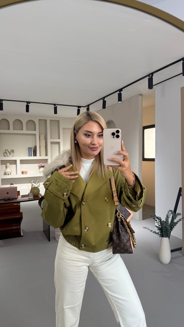 Yaka Kürklü Kemik Düğme Detay Yağ Yeşili Trenç