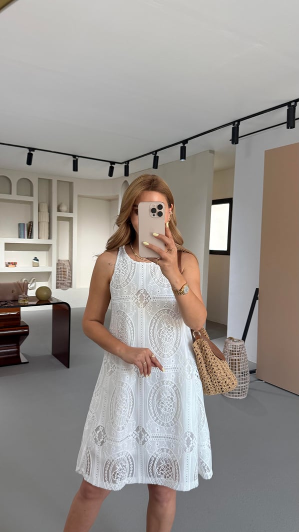 Fisto Detay Astarlı Ekru Elbise
