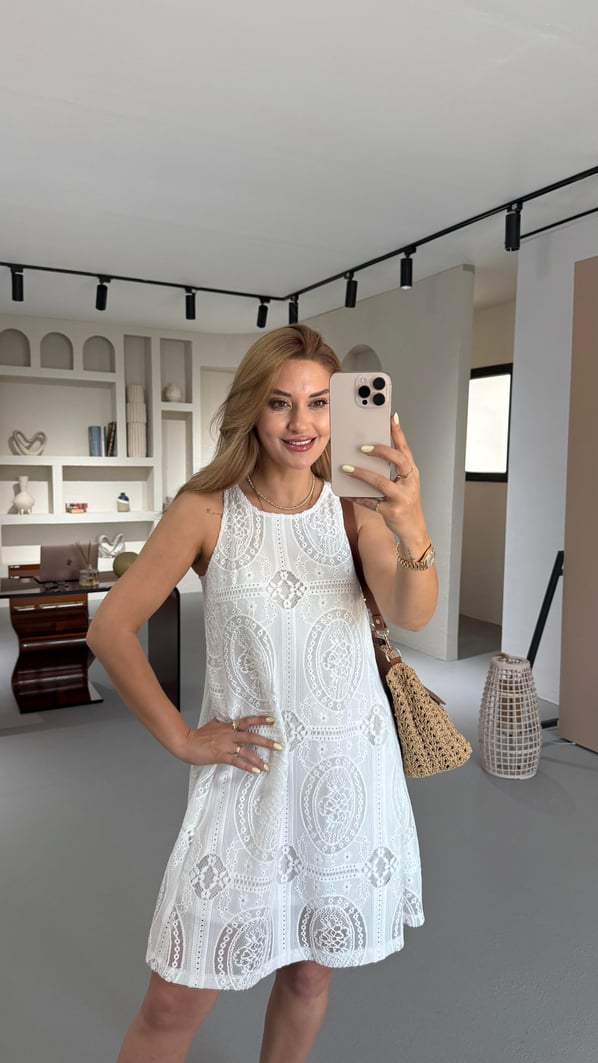 Fisto Detay Astarlı Ekru Elbise