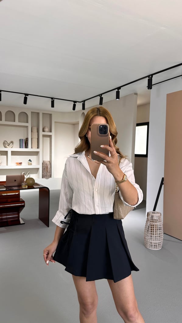 Fiyonklu Pilise Detay Siyah Şort Etek