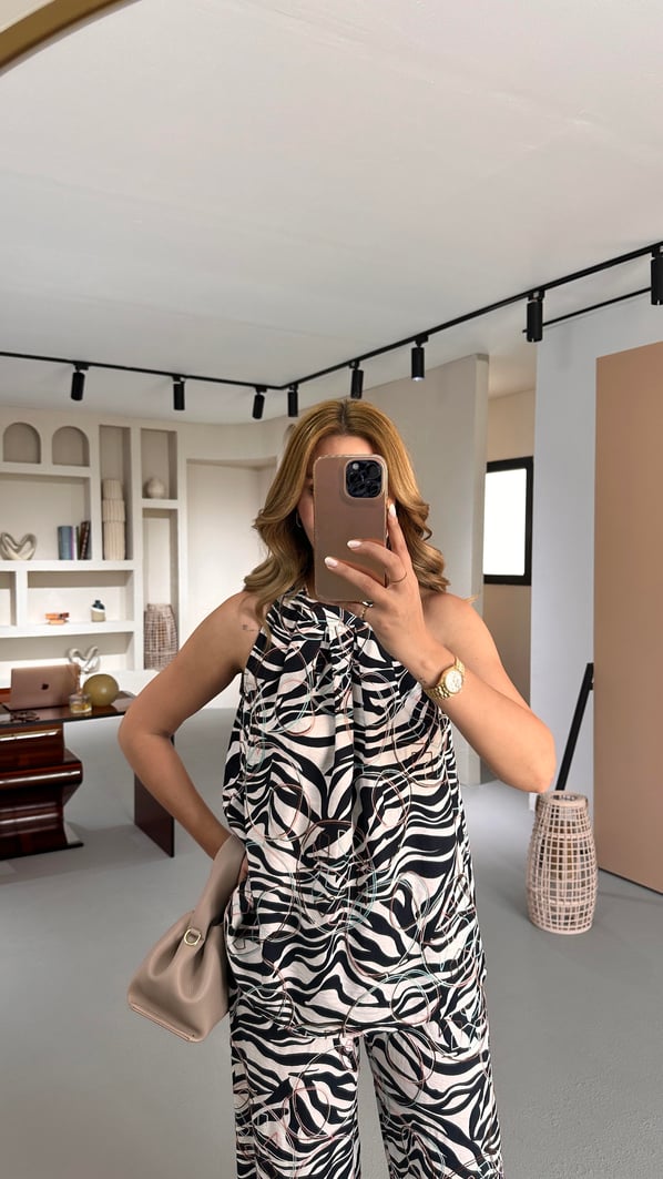 Halter Yaka Nakış Detay Zebra Desen Bluz