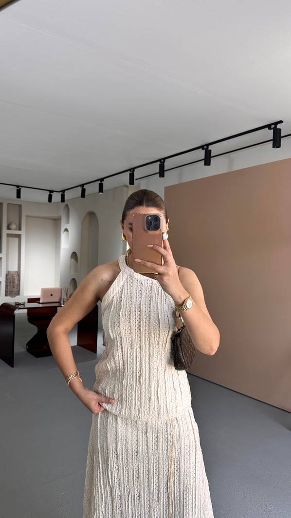 Halter Yaka Natural Fistolu Bluz