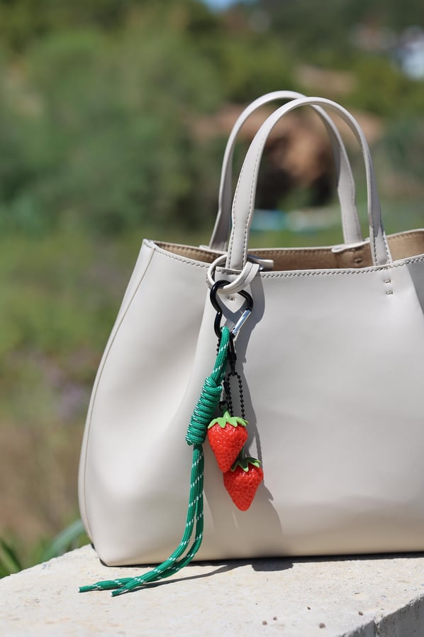 İkili Çilek Çanta Charm