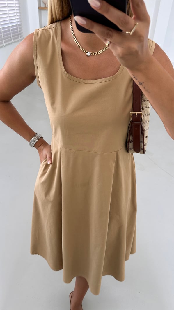 Kare Yaka Piliseli Camel Poplin Elbise