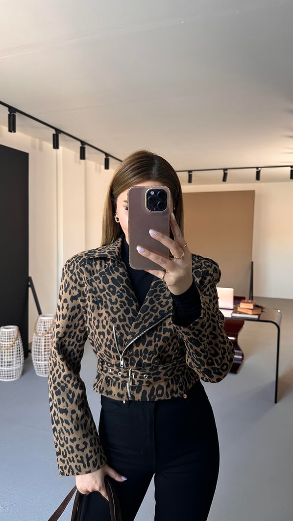 Kemer Detay Astarlı Leopar Ceket