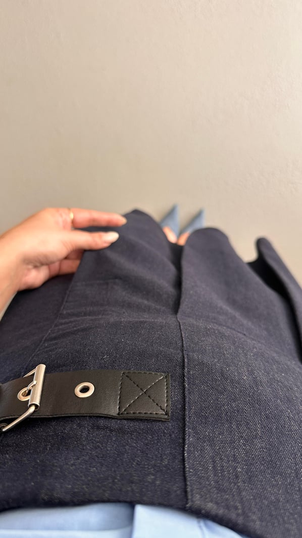 Kemer Detay Piliseli Likralı Lacivert Denim Etek