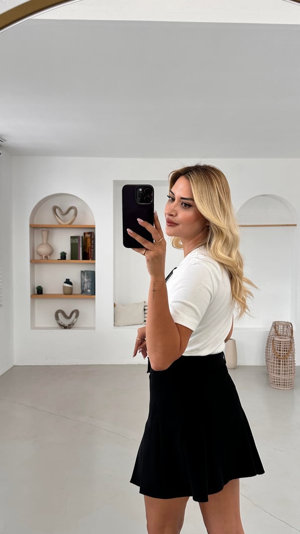 Kemerli Pilise Detay Siyah Krep Etek