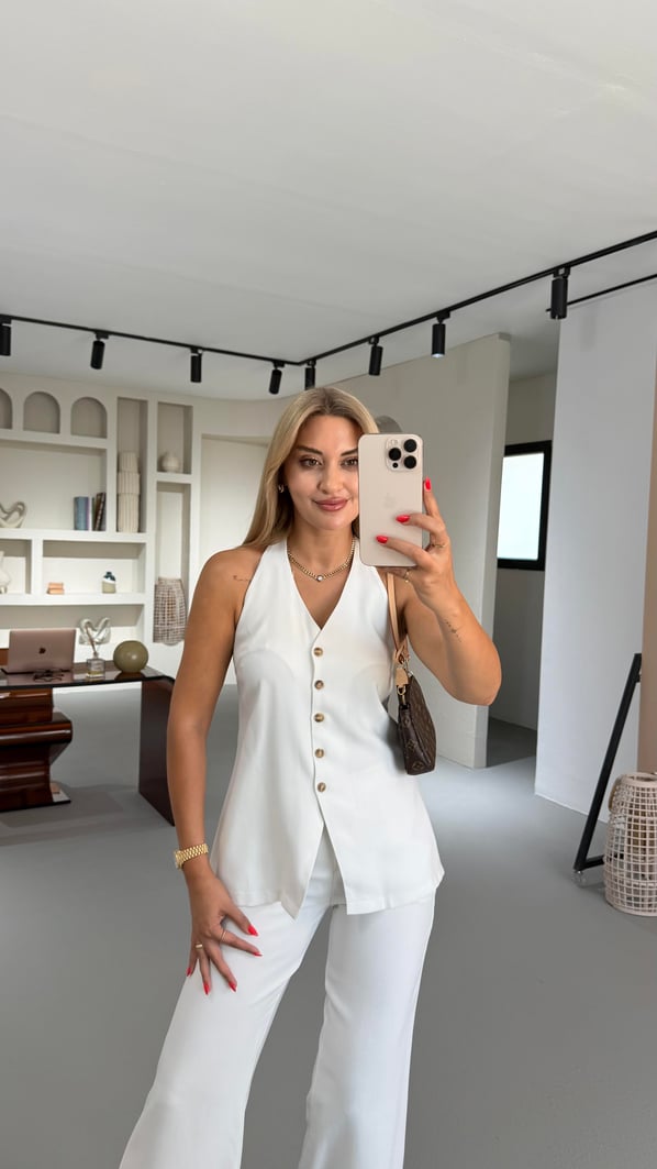 Kemik Düğmeli Sırt Detay Beyaz Yelek